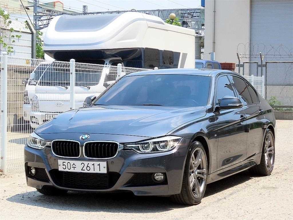 BMW 3시리즈 3시리즈 (F30) 320i M 스포츠 이미지 2