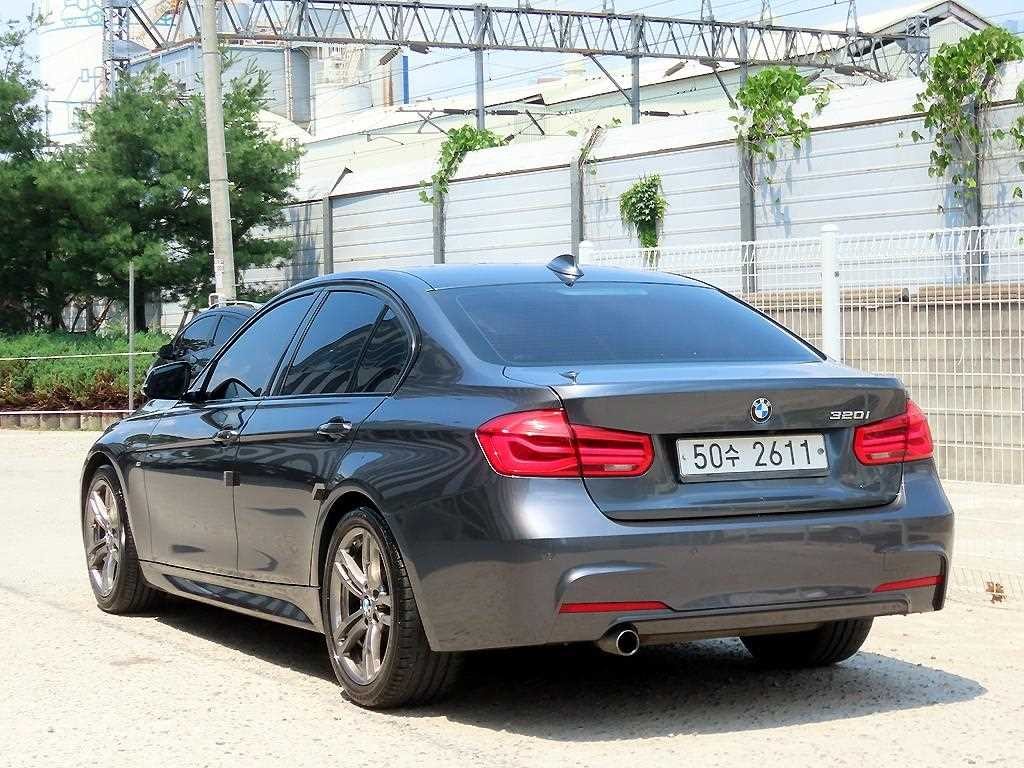 BMW 3시리즈 3시리즈 (F30) 320i M 스포츠 이미지 3