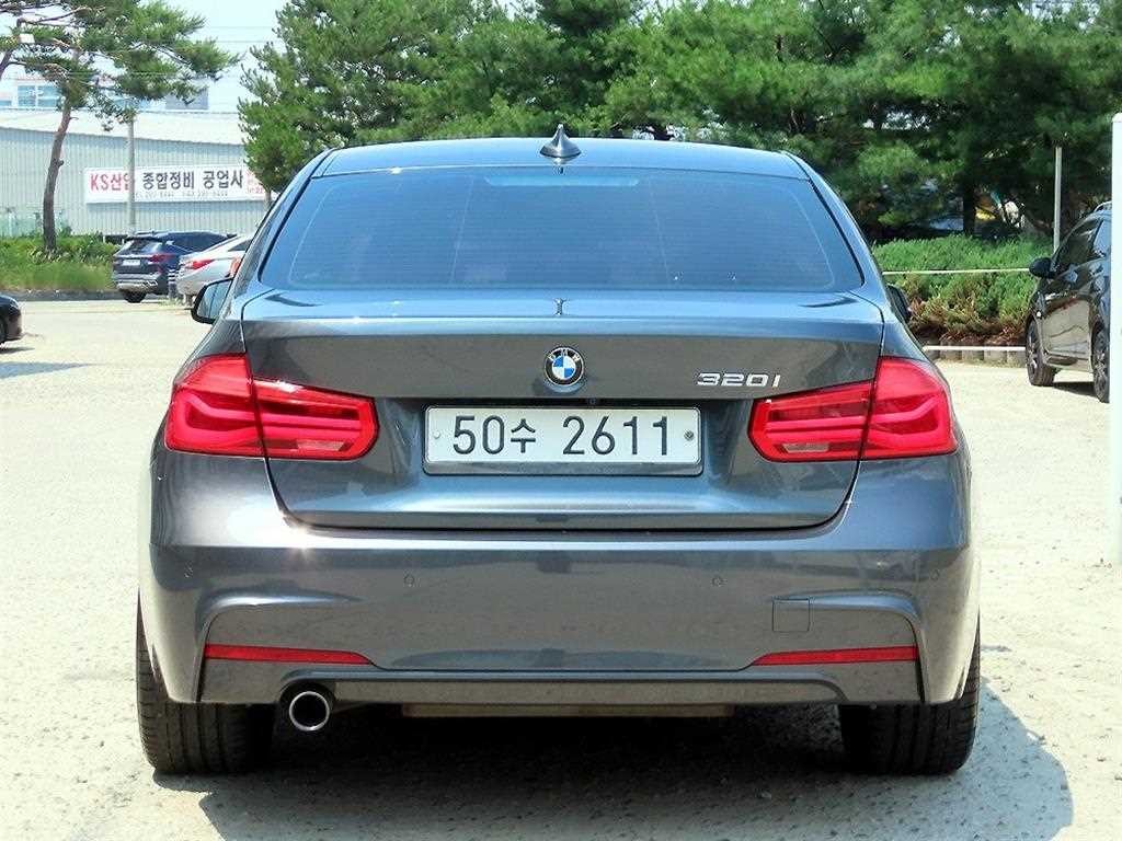 BMW 3시리즈 3시리즈 (F30) 320i M 스포츠 이미지 4
