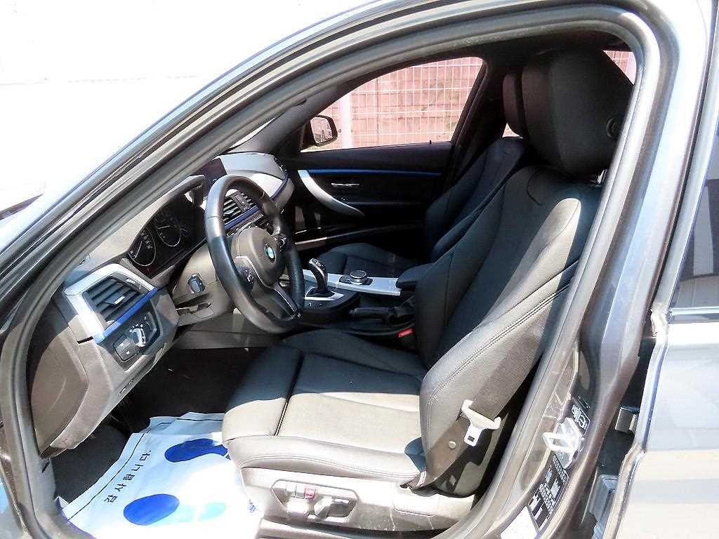 BMW 3시리즈 3시리즈 (F30) 320i M 스포츠 이미지 5