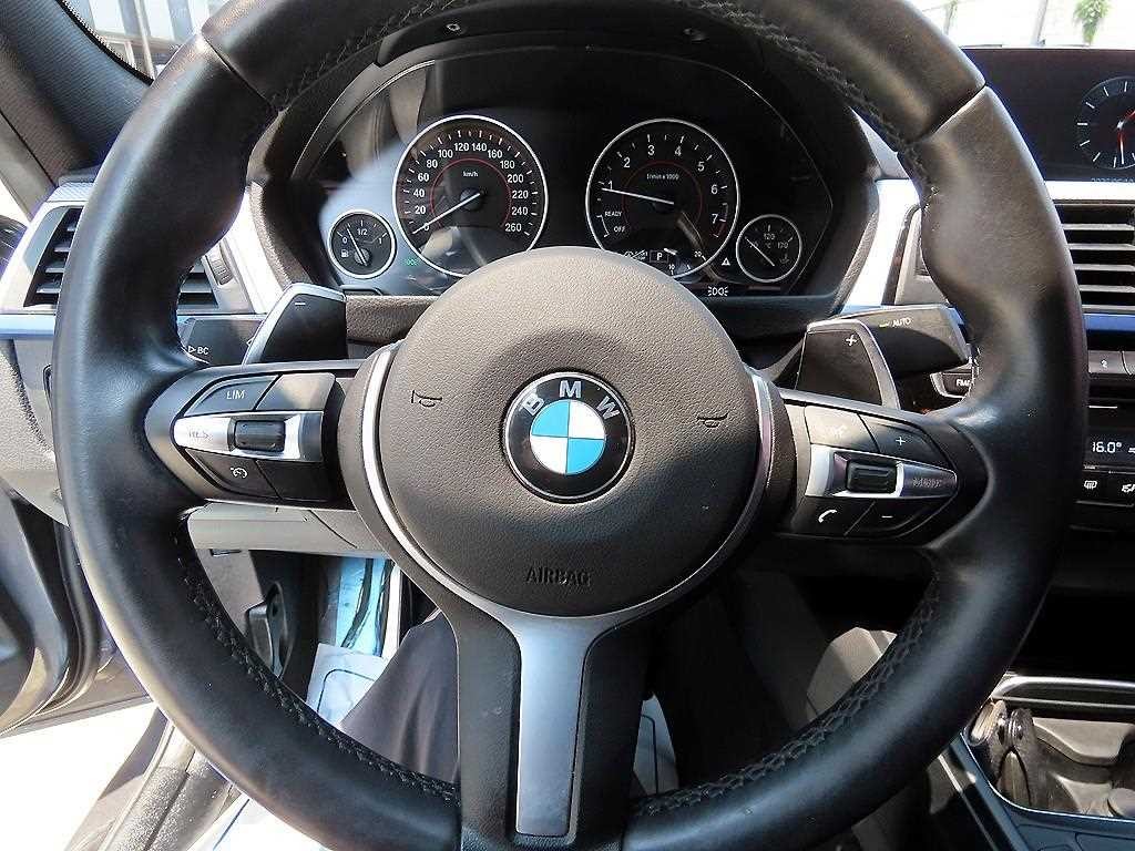 BMW 3시리즈 3시리즈 (F30) 320i M 스포츠 이미지 8
