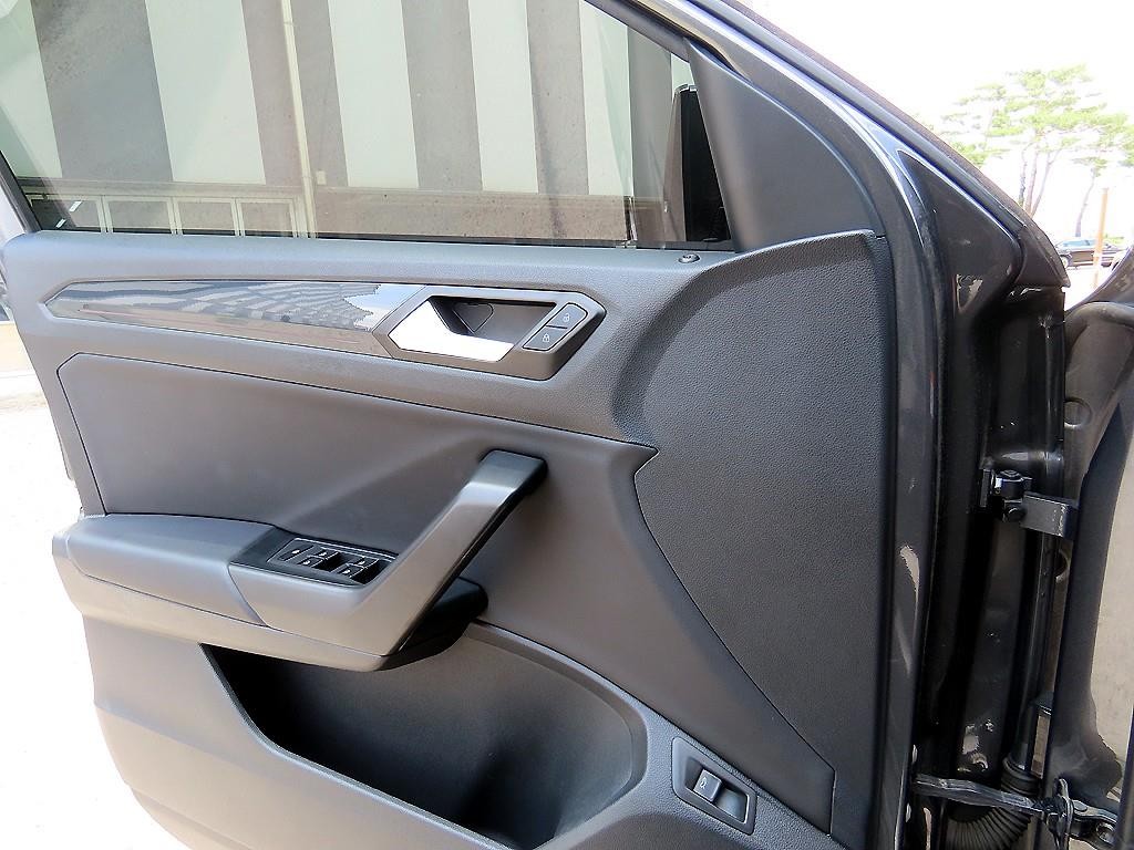 폭스바겐 티록 2.0 TDI 프레스티지 이미지 11