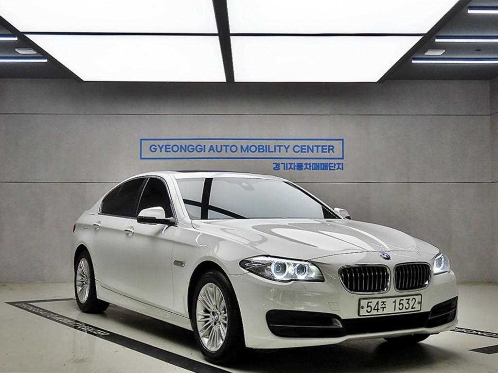 BMW 5시리즈 5시리즈 (F10) 520d 이미지 1