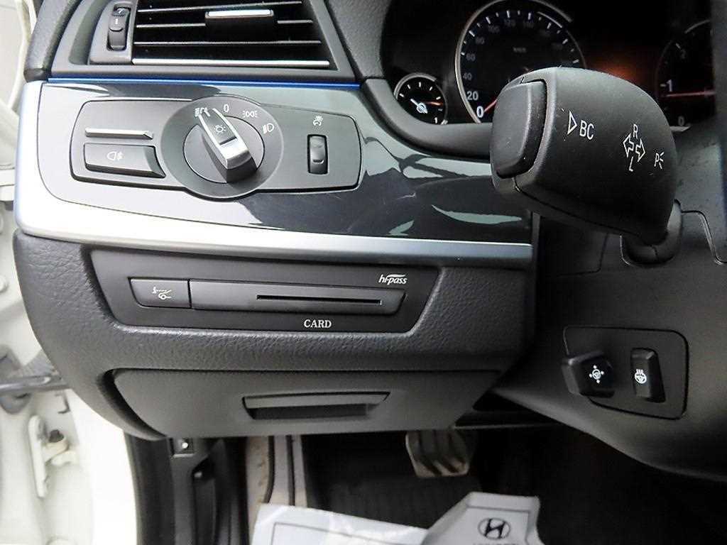 BMW 5시리즈 5시리즈 (F10) 520d 이미지 12