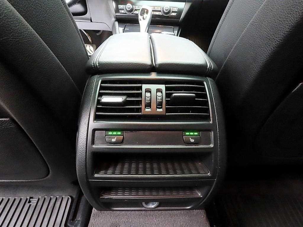 BMW 5시리즈 5시리즈 (F10) 520d 이미지 17