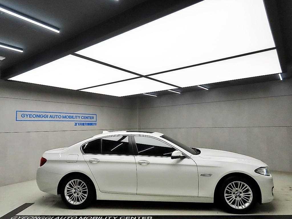 BMW 5시리즈 5시리즈 (F10) 520d 이미지 2
