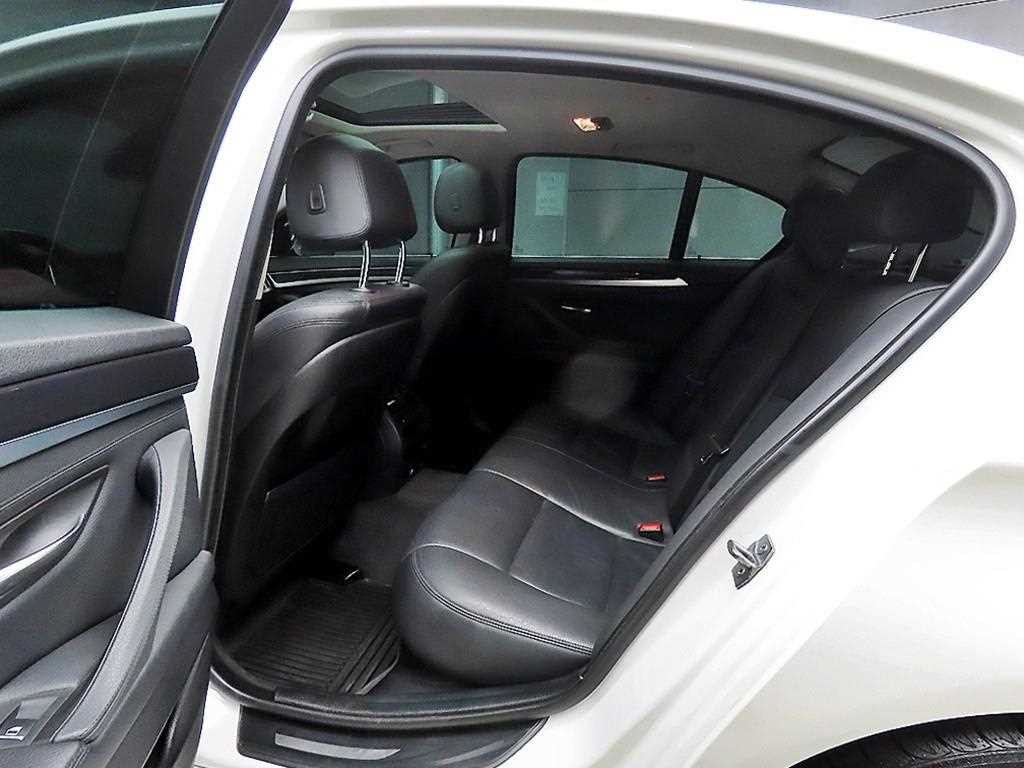 BMW 5시리즈 5시리즈 (F10) 520d 이미지 6