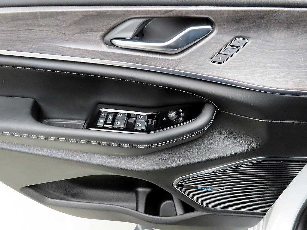 지프 체로키 그랜드 체로키(WL) 3.6 L 오버랜드 이미지 11