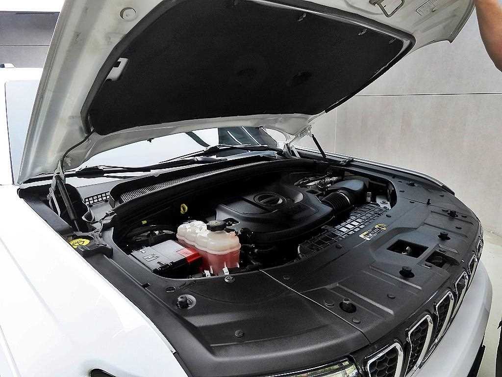 지프 체로키 그랜드 체로키(WL) 3.6 L 오버랜드 이미지 19