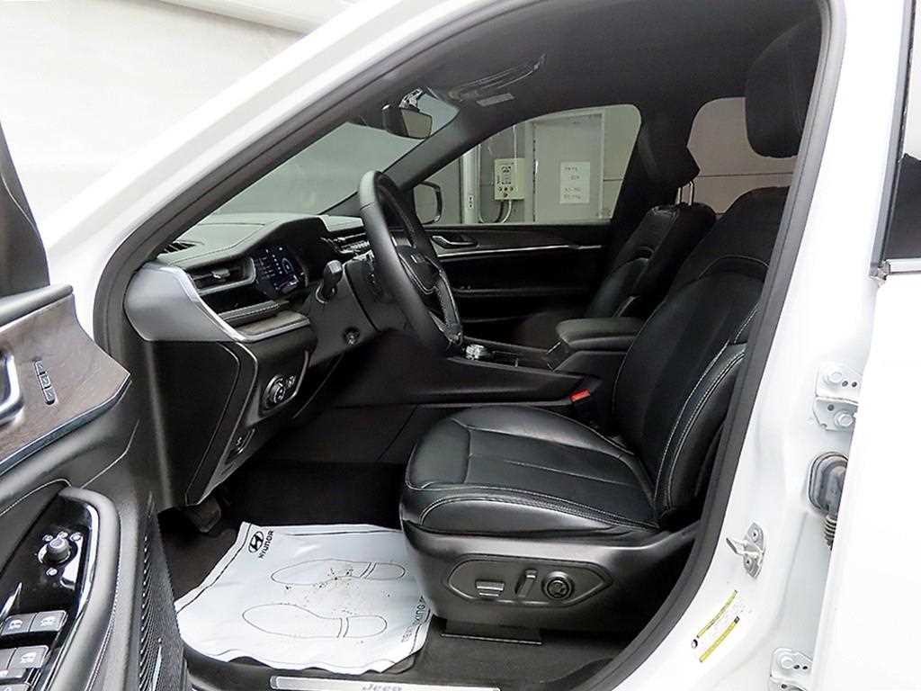 지프 체로키 그랜드 체로키(WL) 3.6 L 오버랜드 이미지 5