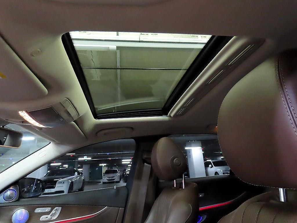 벤츠 E 클래스 E-클래스 W213 E220d 4MATIC 익스클루시브 이미지 16