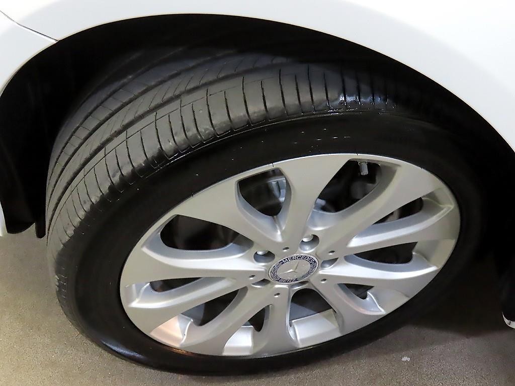 벤츠 E 클래스 E-클래스 W213 E220d 4MATIC 익스클루시브 이미지 20