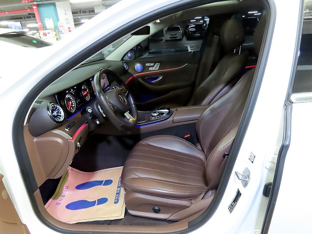 벤츠 E 클래스 E-클래스 W213 E220d 4MATIC 익스클루시브 이미지 6