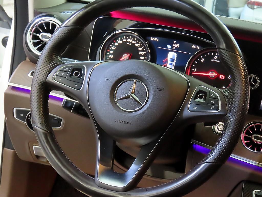 벤츠 E 클래스 E-클래스 W213 E220d 4MATIC 익스클루시브 이미지 8
