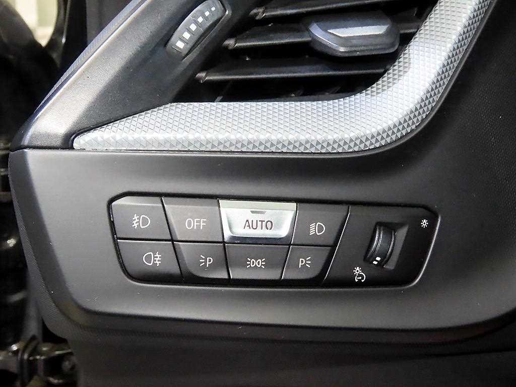 BMW 1시리즈 1시리즈 (F40) 118d 스포츠 이미지 14