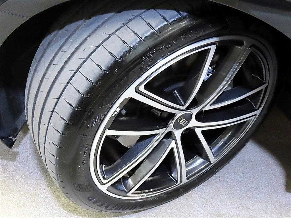 아우디 A5 A5 (B10) 40 TFSI 콰트로 S-라인 이미지 20