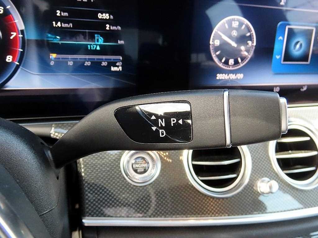 벤츠 E 클래스 E-클래스 W213 E300 4MATIC AMG LINE 이미지 10