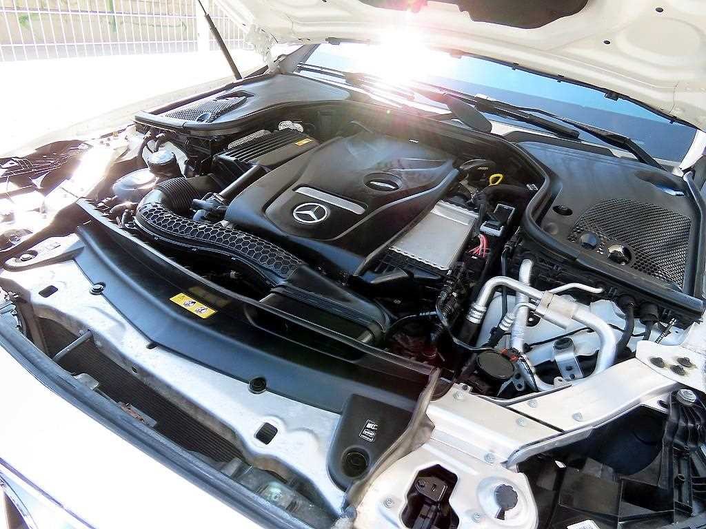벤츠 E 클래스 E-클래스 W213 E300 4MATIC AMG LINE 이미지 19
