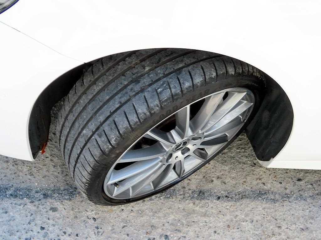 벤츠 E 클래스 E-클래스 W213 E300 4MATIC AMG LINE 이미지 20