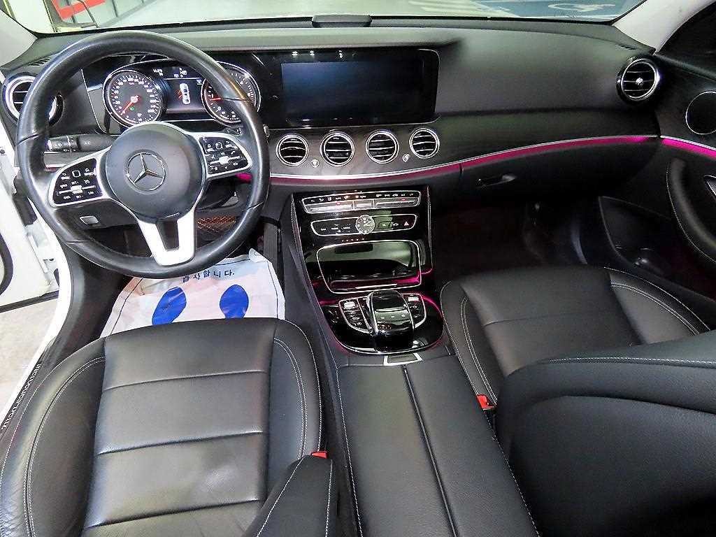 벤츠 E 클래스 E-클래스 W213 E220d 아방가르드 이미지 10