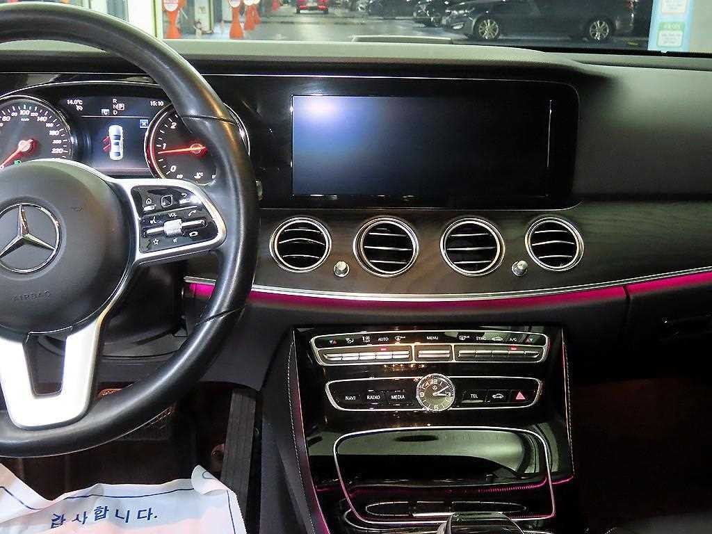 벤츠 E 클래스 E-클래스 W213 E220d 아방가르드 이미지 11