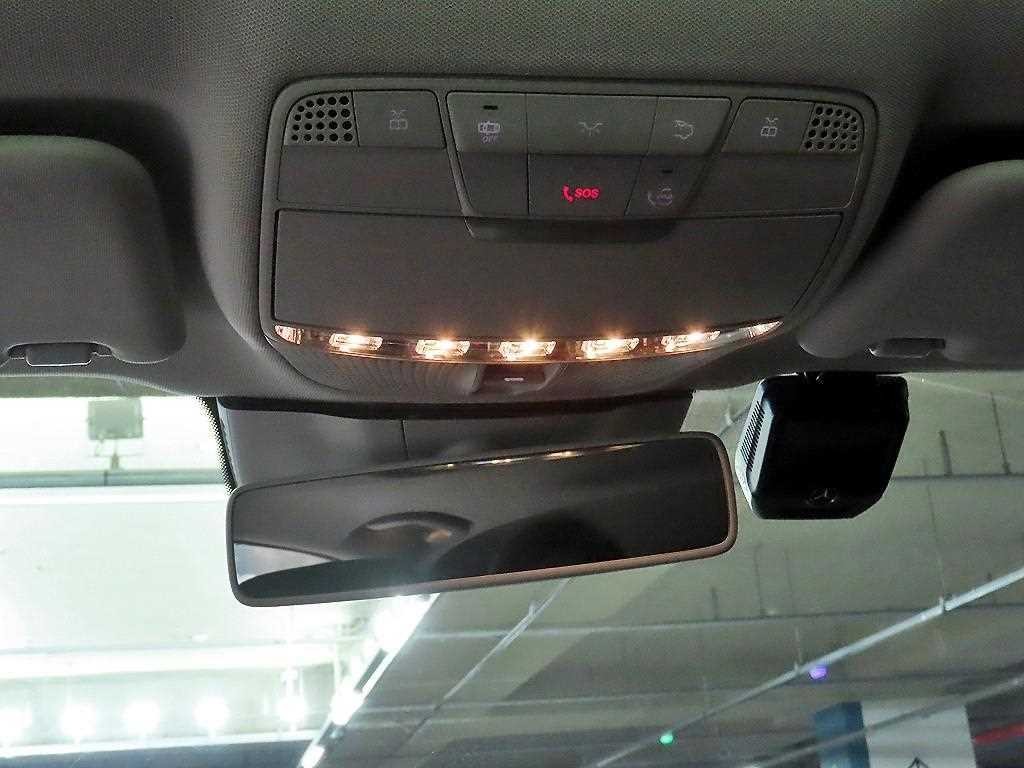 벤츠 E 클래스 E-클래스 W213 E220d 아방가르드 이미지 16