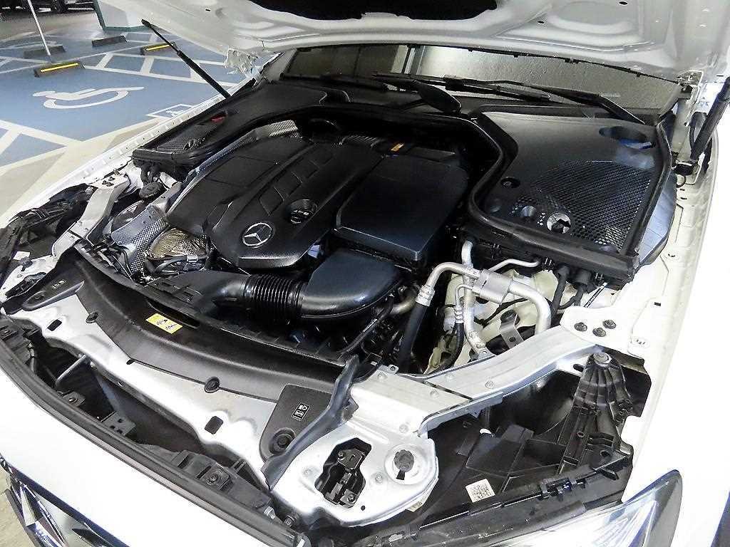 벤츠 E 클래스 E-클래스 W213 E220d 아방가르드 이미지 19