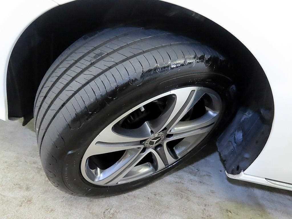 벤츠 E 클래스 E-클래스 W213 E220d 아방가르드 이미지 20