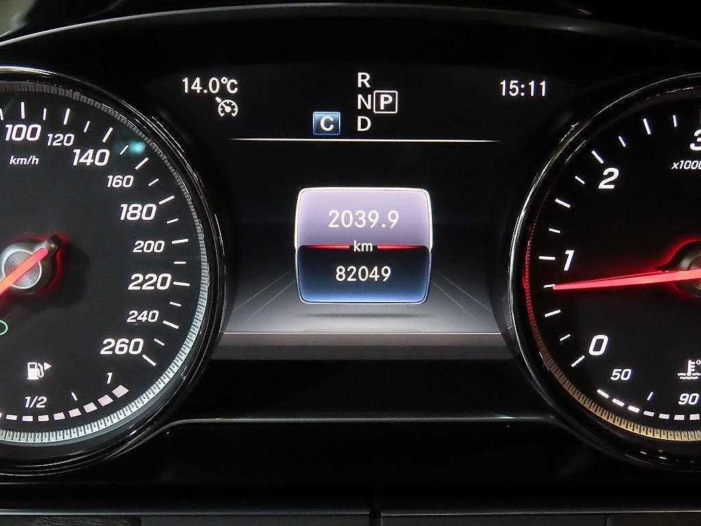 벤츠 E 클래스 E-클래스 W213 E220d 아방가르드 이미지 9