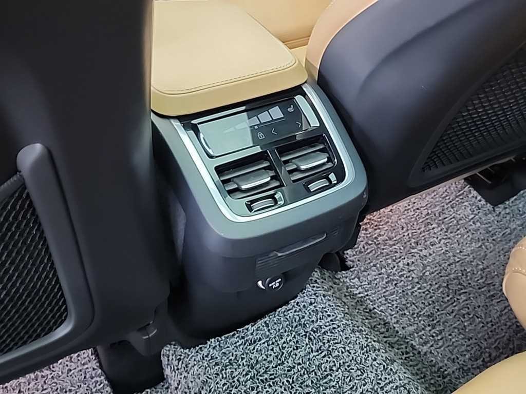 볼보 XC90 XC90 2세대 2.0 T6 AWD 인스크립션 이미지 13