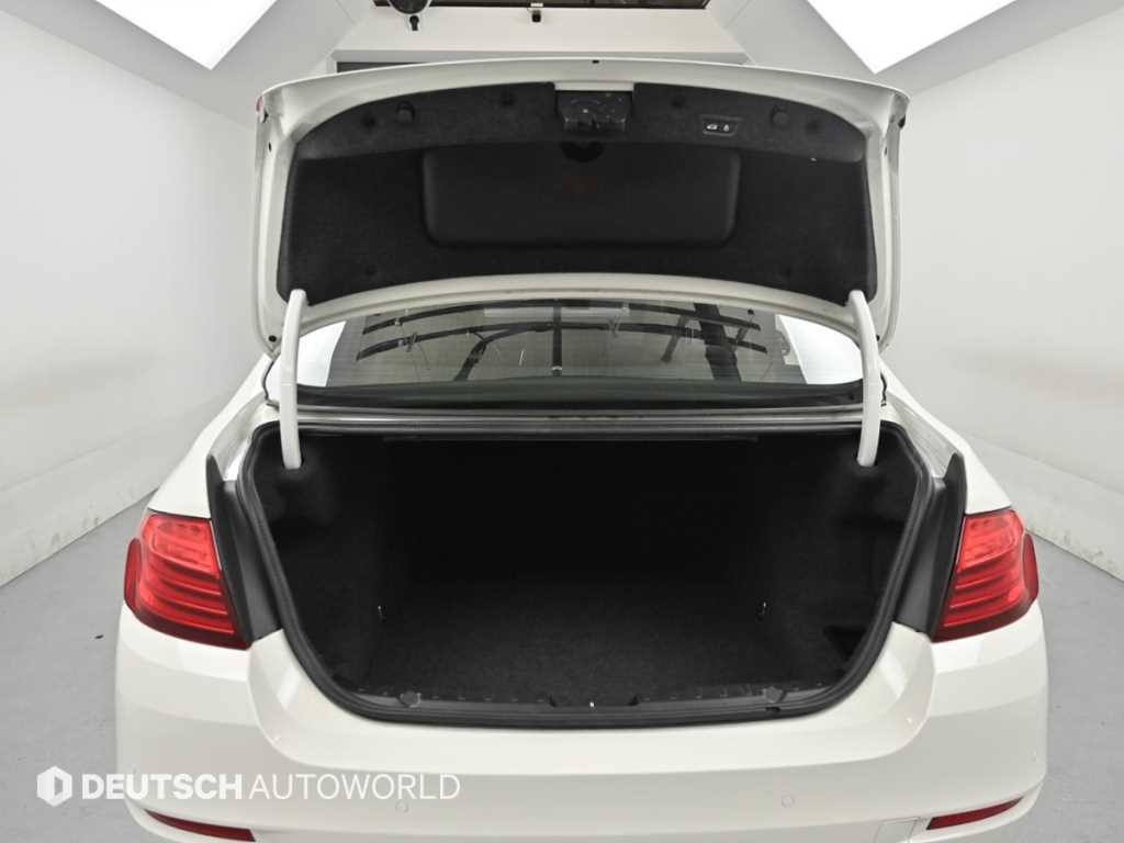 BMW 5시리즈 5시리즈 (F10) 528i 이미지 19