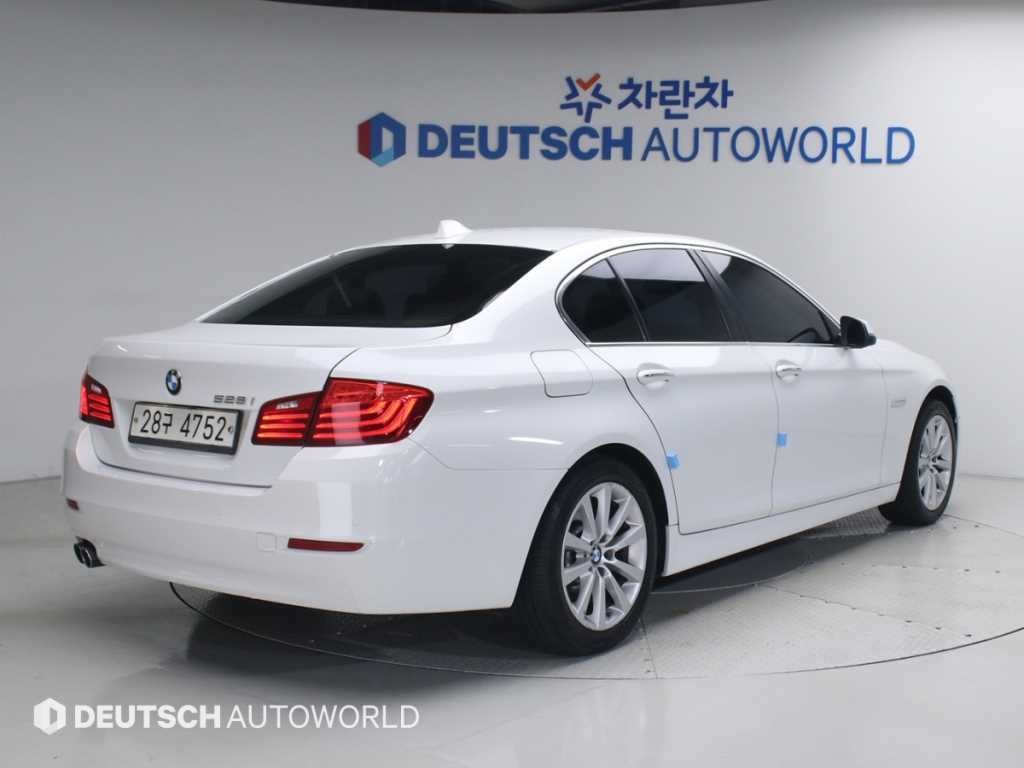 BMW 5시리즈 5시리즈 (F10) 528i 이미지 2