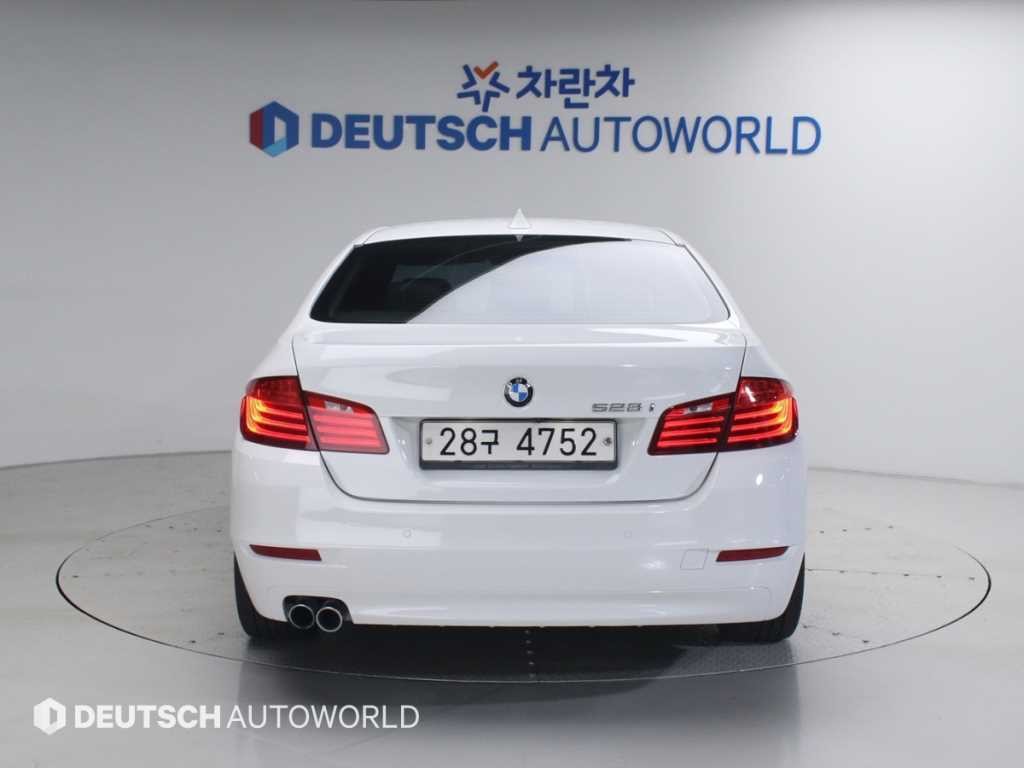 BMW 5시리즈 5시리즈 (F10) 528i 이미지 4