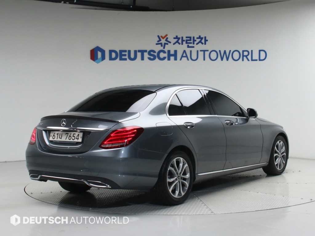 벤츠 C 클래스 C클래스 W205 C200 아방가르드 이미지 3