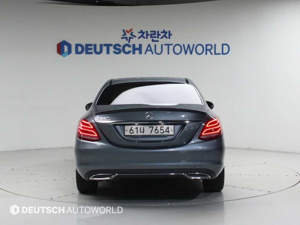 벤츠 C 클래스 C클래스 W205 C200 아방가르드 이미지 4