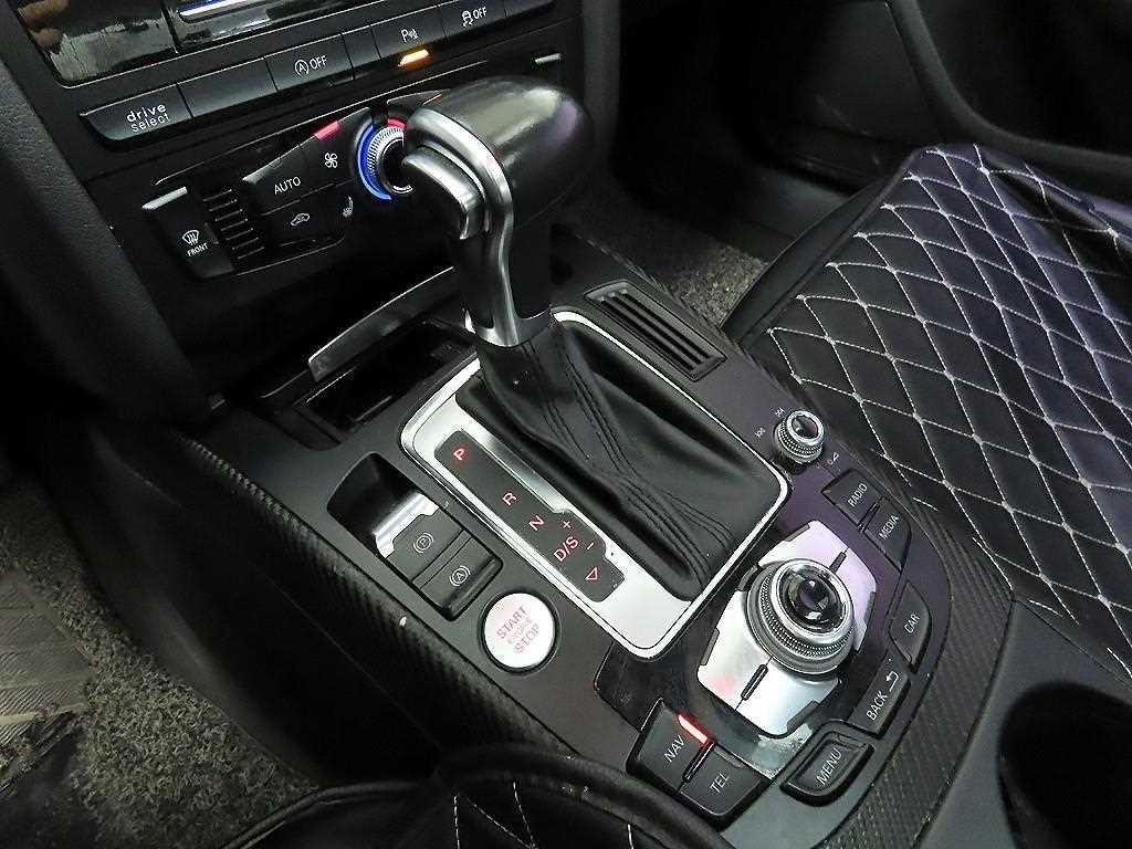 아우디 A4 뉴 A4 35 TDI 콰트로 다이나믹 이미지 10