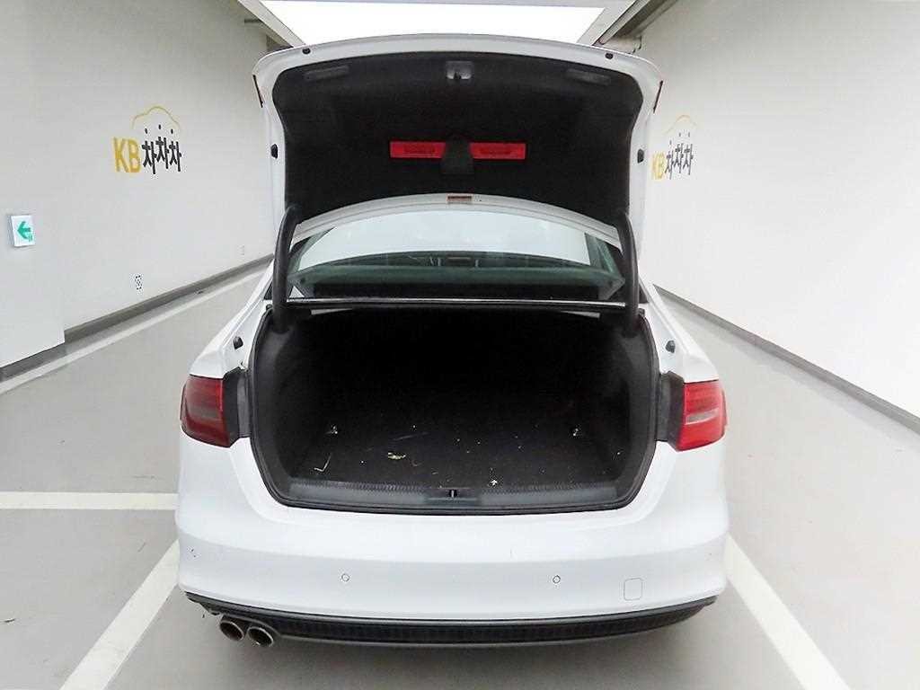 아우디 A4 뉴 A4 35 TDI 콰트로 다이나믹 이미지 5