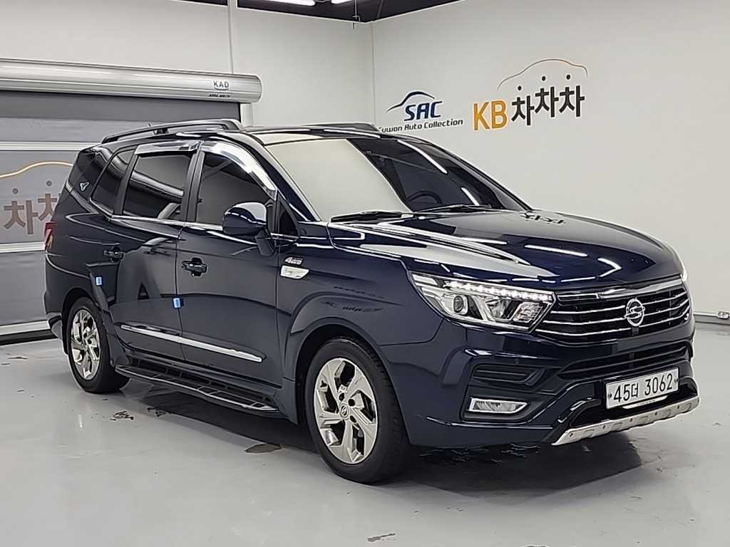KG모빌리티(쌍용) 코란도 코란도투리스모 4WD TX 이미지 4