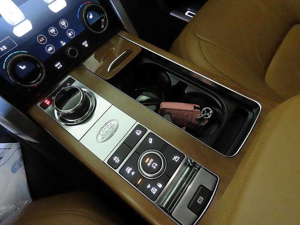 랜드로버 레인지로버 레인지로버 4세대 4.4 SDV8 AB 디젤 이미지 12