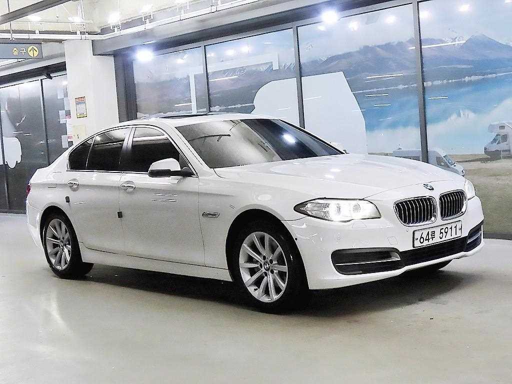 BMW 5시리즈 5시리즈 (F10) 528i 이미지 1