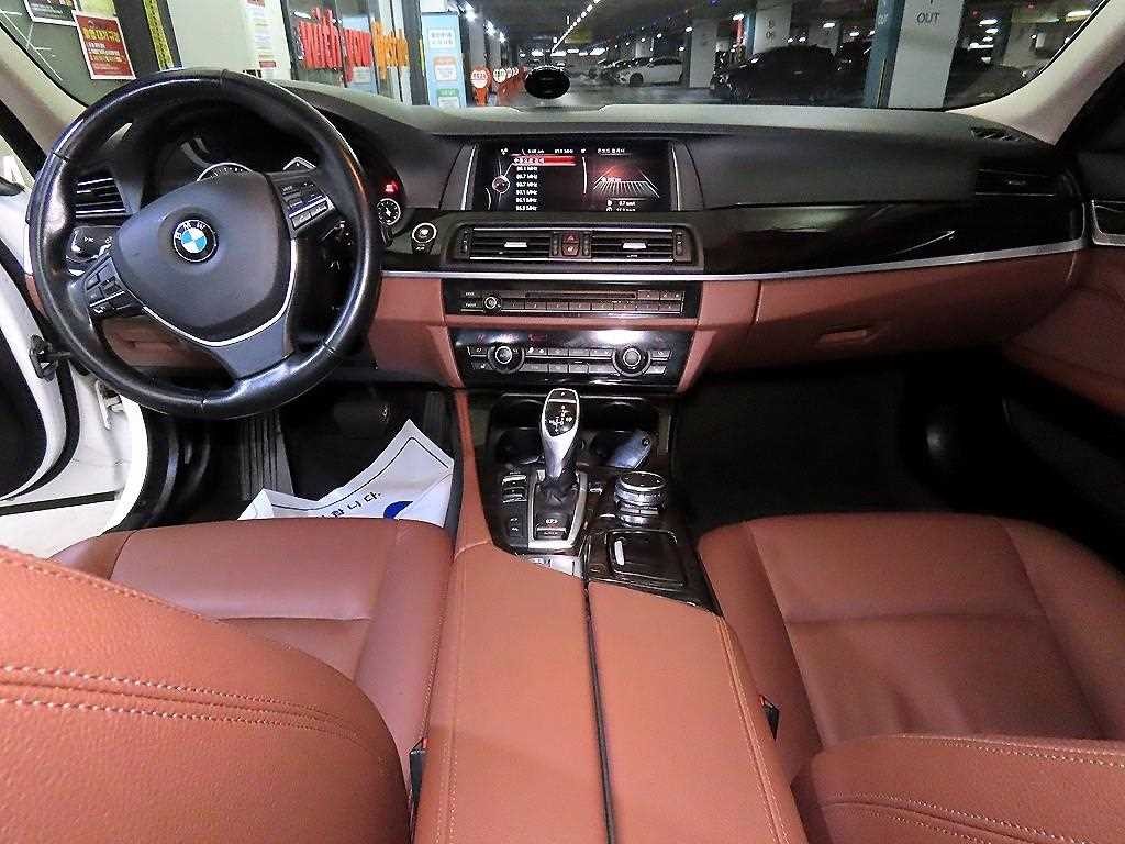 BMW 5시리즈 5시리즈 (F10) 528i 이미지 10