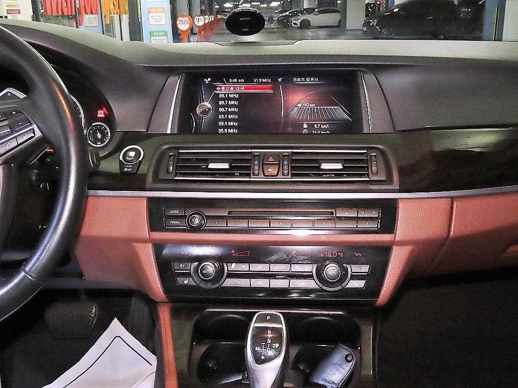 BMW 5시리즈 5시리즈 (F10) 528i 이미지 11