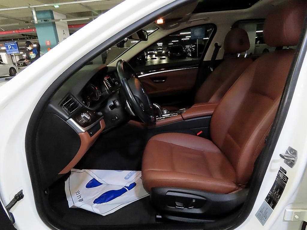 BMW 5시리즈 5시리즈 (F10) 528i 이미지 6