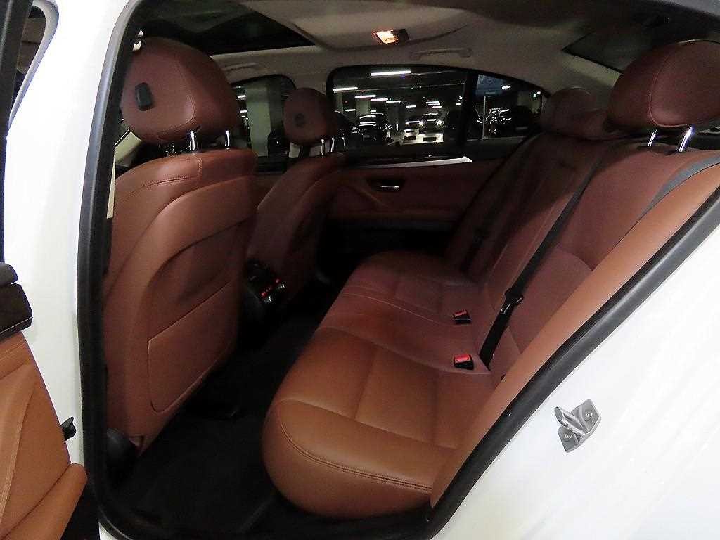 BMW 5시리즈 5시리즈 (F10) 528i 이미지 7