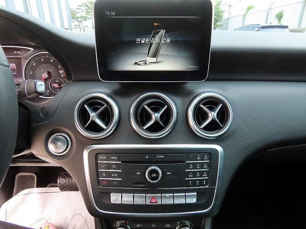 벤츠 A 클래스 A클래스 W176 A200 이미지 13