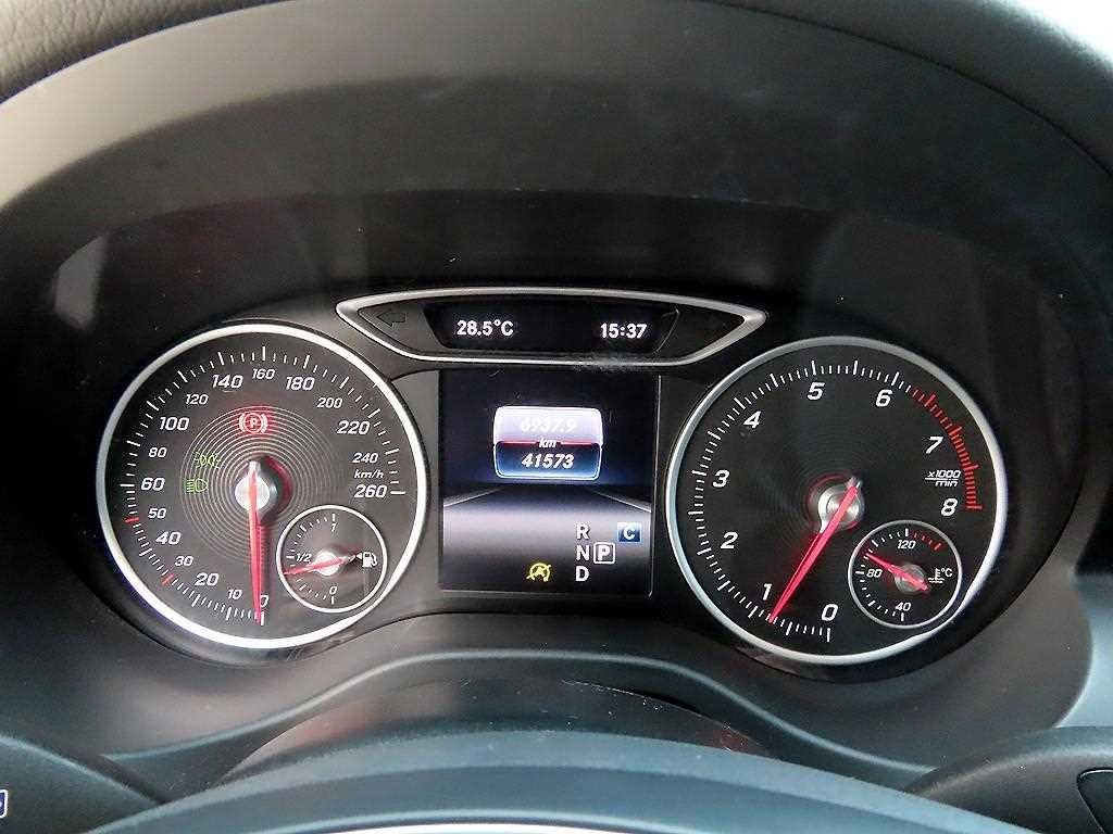 벤츠 A 클래스 A클래스 W176 A200 이미지 9