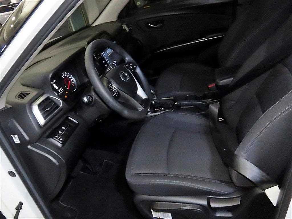KG모빌리티(쌍용) 티볼리 더 뉴 티볼리 2WD 가솔린 1.5 V5 이미지 6