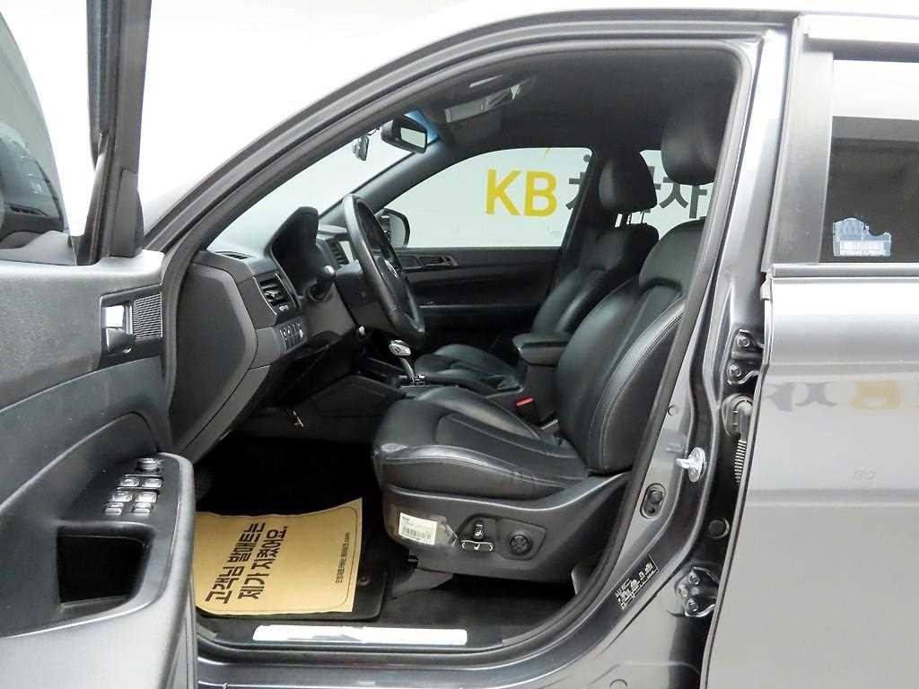 KG모빌리티(쌍용) 렉스턴 렉스턴 스포츠 2WD 디젤 2.2 프레스티지 스페셜 이미지 11