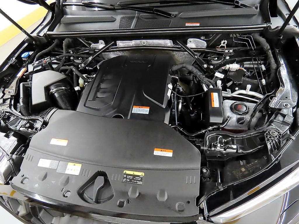 아우디 Q5 Q5 (80A) 45 TFSI 콰트로 S-라인 블랙 에디션 이미지 19