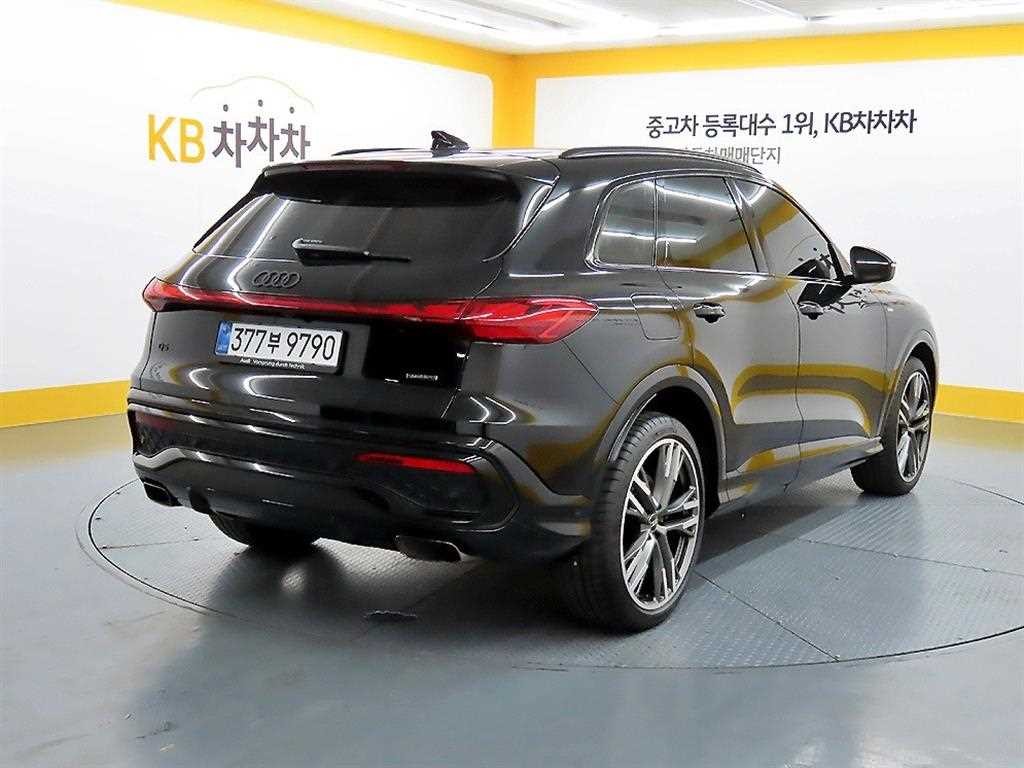 아우디 Q5 Q5 (80A) 45 TFSI 콰트로 S-라인 블랙 에디션 이미지 2